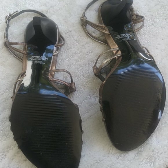 Carlos Santana gray/silver heels, size 7M - Picture 4 of 6